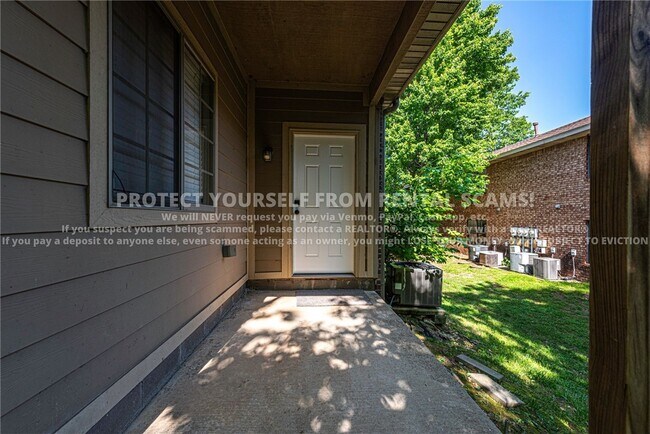 758 W Breeze Cove