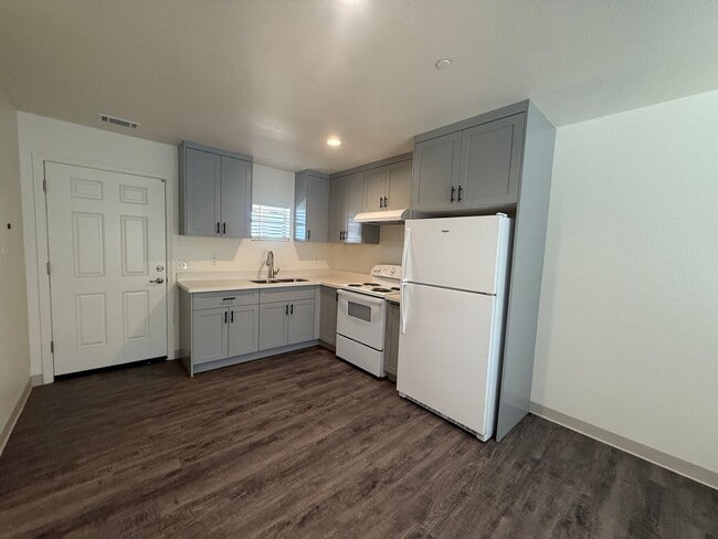 Building Photo - Free Month of Rent for Move in before Dec 1st - Brand New Upstairs 3 Bedroom Apartment Unit 207