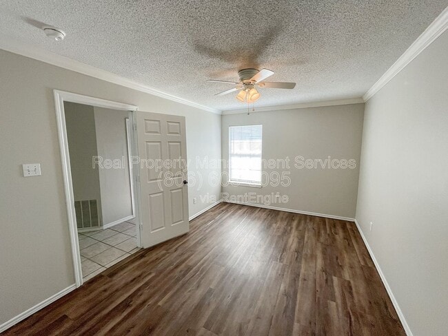 Photo - 621 N Elkhart Ave