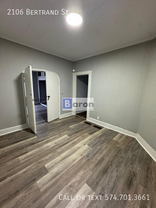 Photo - 2106 Bertrand St