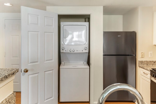 Paquete renovado I cocina con lavandería en el apartamento