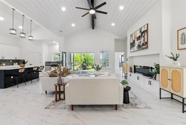 Photo - 418 Bedford Dr