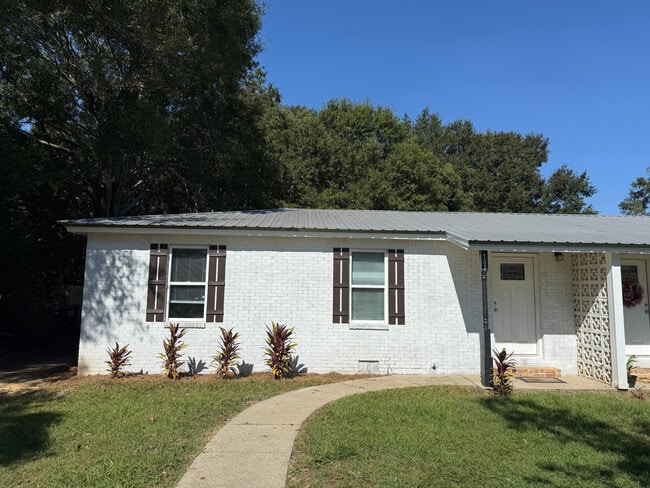 Building Photo - 107 E Hamm Ave Rental