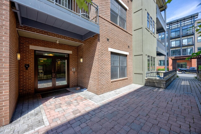 Photo - 30 Whistler Ct Unit 136
