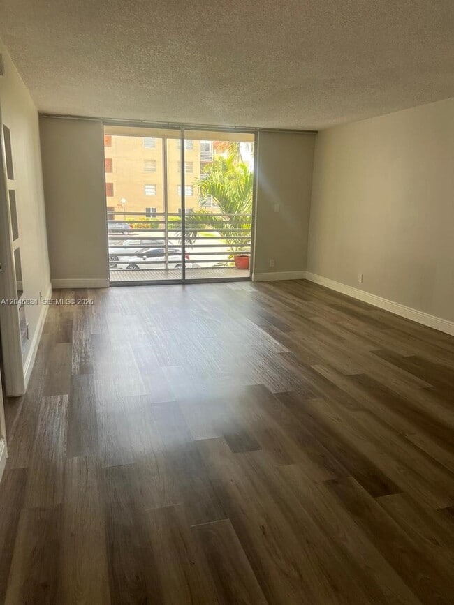 Photo - 408 NW 68th Ave Unidad 209