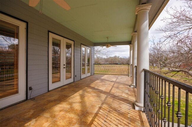 Photo - 322 Lake Placid Dr