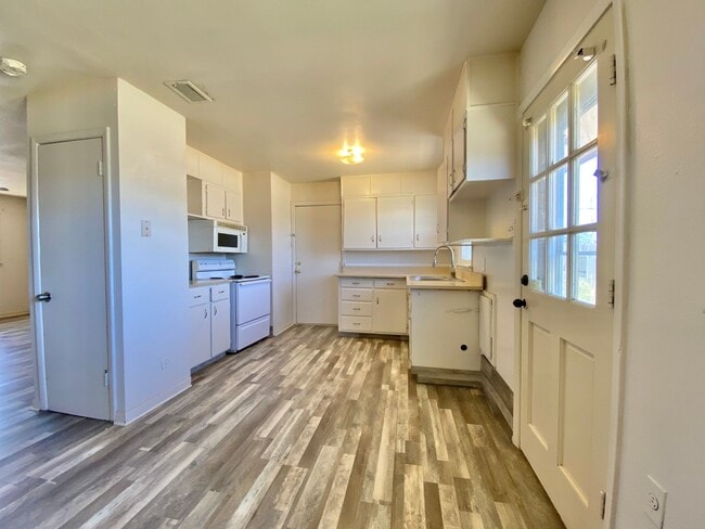 Photo - Pre lease option - available 6/10/2026