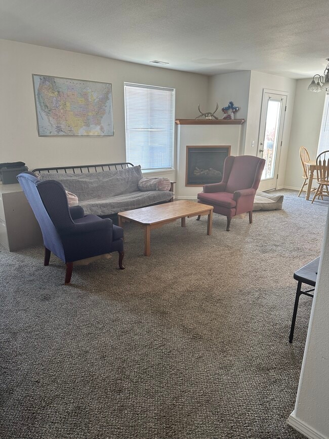 Building Photo - 1096 Longbow Ln Unit Longbow 2H Rental