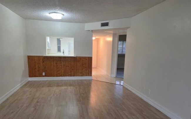 Building Photo - 7901 S Colony Cir Unit 101