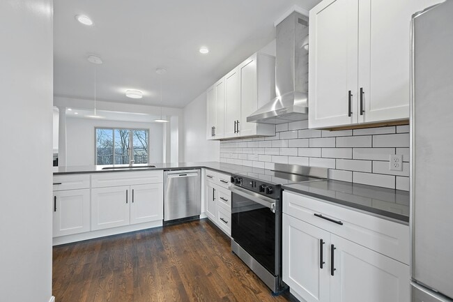 Photo - 2120 Alpine Pl
