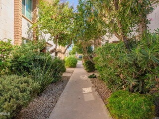 4848 N Woodmere Fairway