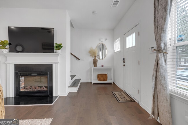 Photo - 909 Ambient Way