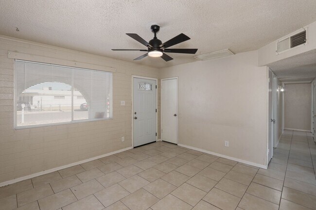 Photo - 4 Bedroom 2 bath in Heart of Casa Grande
