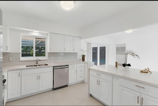 Photo - 7160 SW 5th Ct