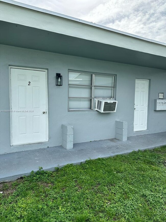 Building Photo - 6025 Polk St Unit 2 Rental