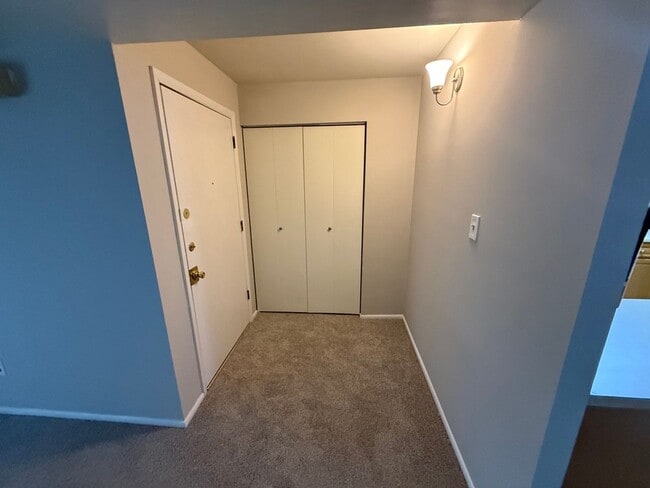 Photo - 326 Saybrook Ln