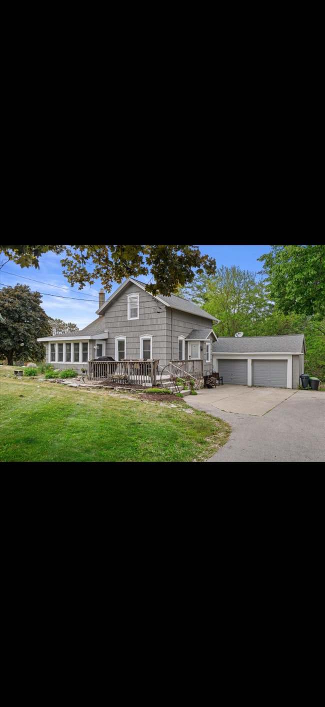 Building Photo - N68W29902 Hartling Rd