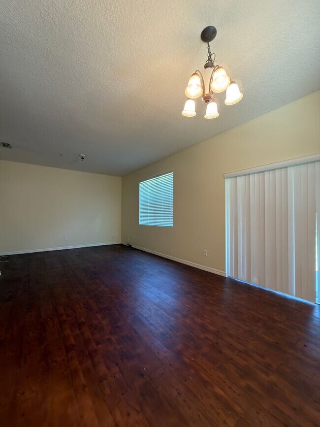 2305 Betsy Ross Ln