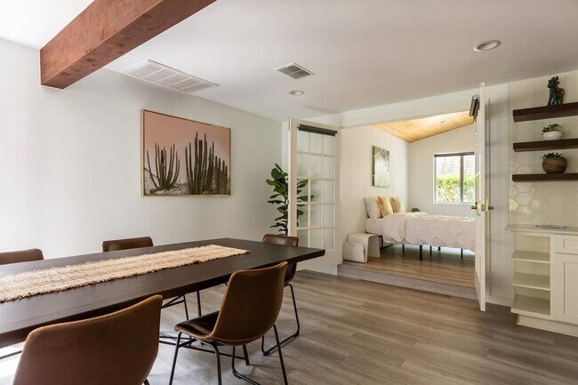 Photo - 1703 Deerfield Dr