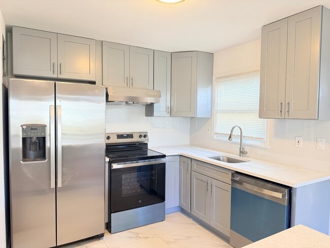 Photo - 15-75-75 208th Pl Unidad #1FL