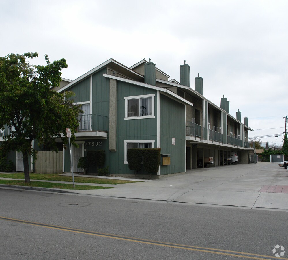 Photo - 7892 Holt Ave