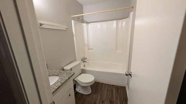 Photo - Spacious 2BD/2BA Duplex