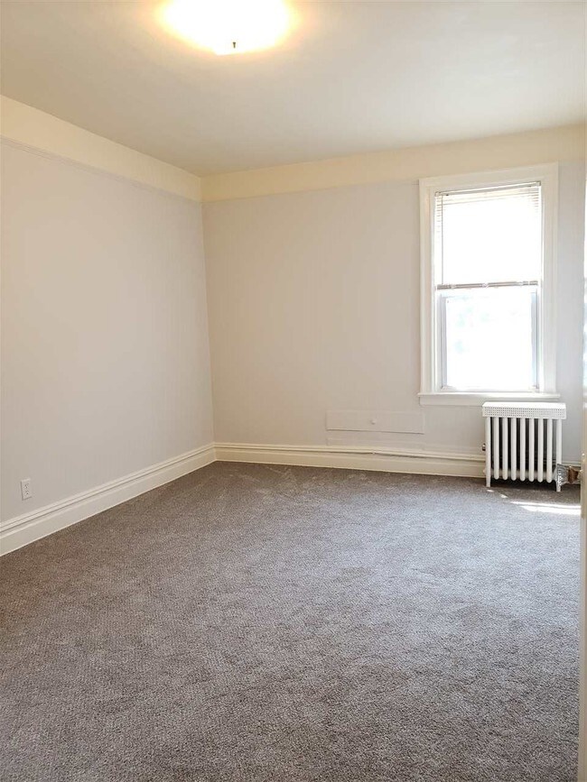 Photo - 35 Broadman Pkwy