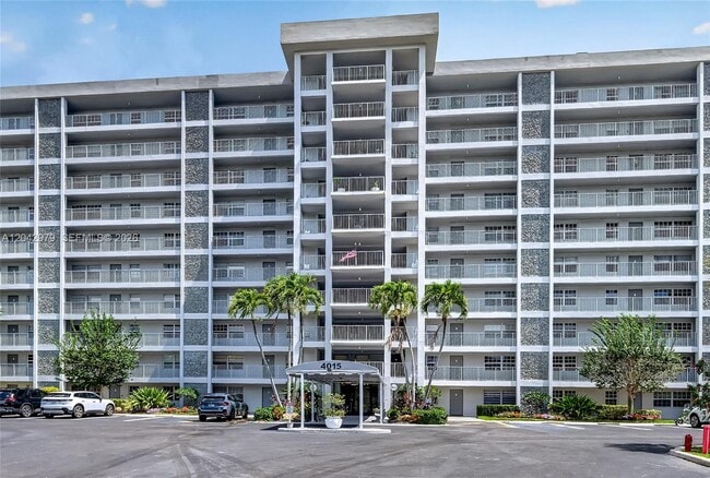 Building Photo - 4015 W Palm Aire Dr Unit 502