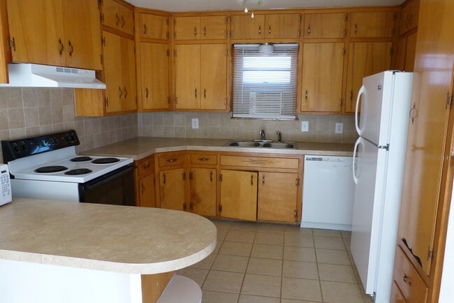 Photo - 703 Dixie Dr