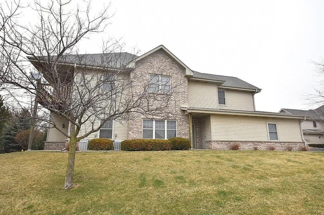 Building Photo - 2102 Seminole St Unit 2102