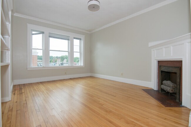 Building Photo - 4 Gardner St Rental