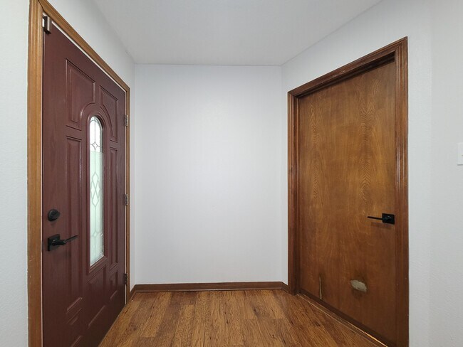 Photo - 10282 Valley Dr S