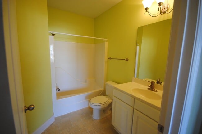 Photo - 200 Gateway Condos Dr Unidad 233