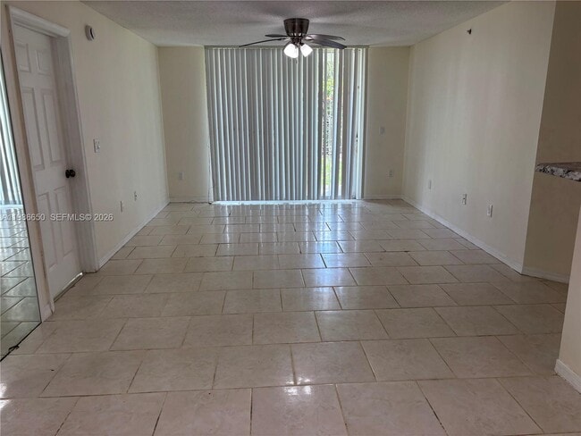 Photo - 655 SW 111th Way Unidad 108