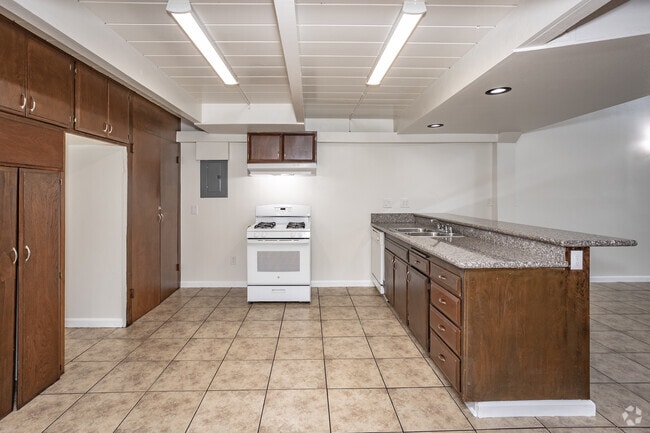 3BR, 2BA - 1,620SF - Kitchen