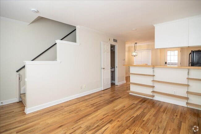 Building Photo - Bright & Stylish Townhome in Prime Atlanta...