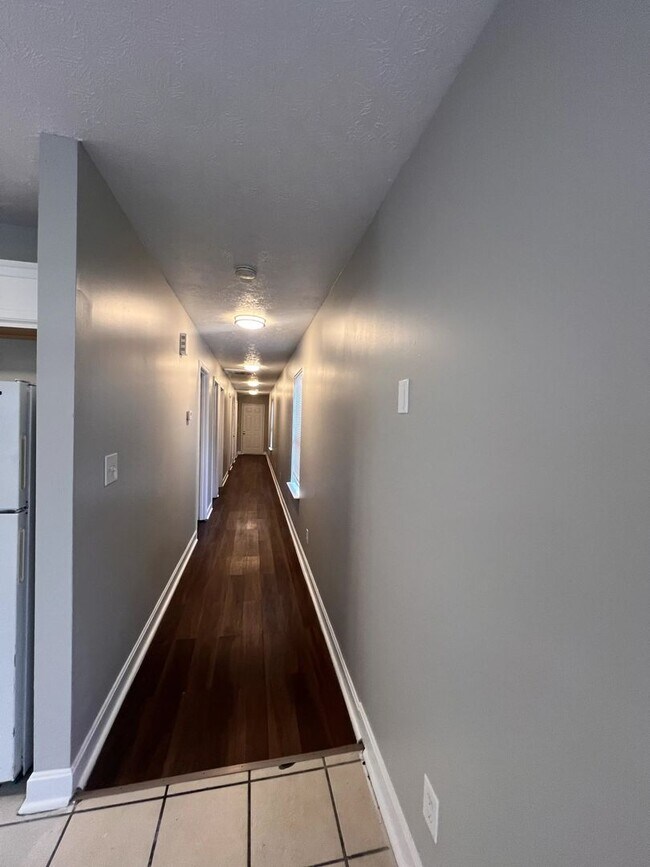 2718 Montgomery St Unidad 2720 Montgomery Street