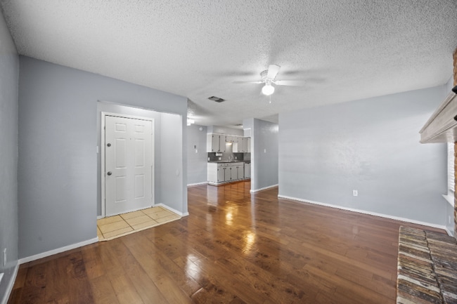 Photo - 2208 Viewtop Ln Unit B