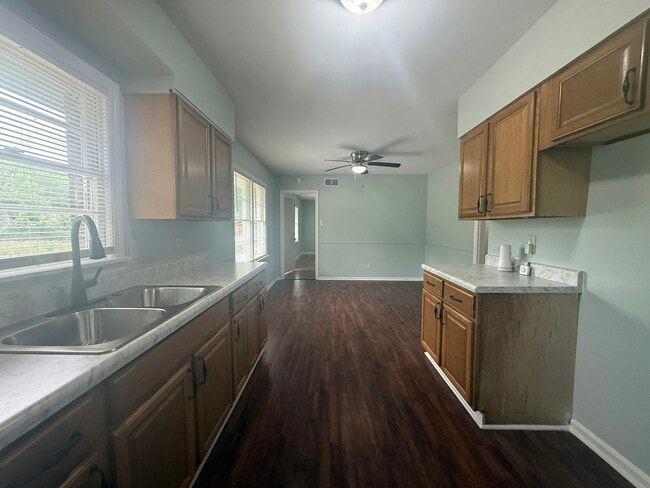 Photo - 1821 Dale Lavern Rd