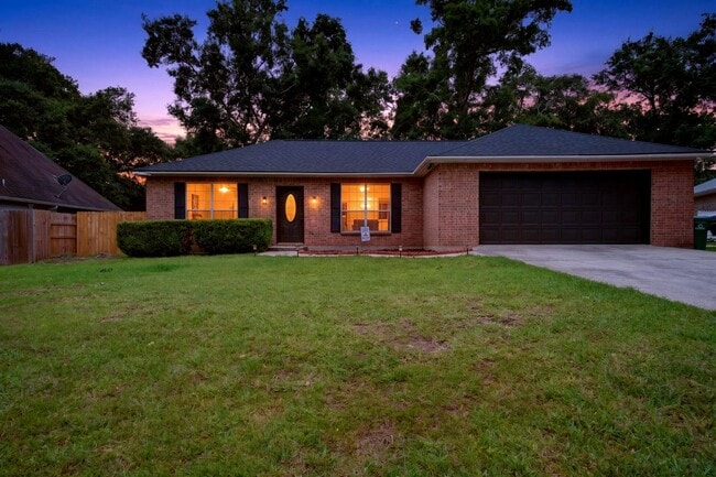 Building Photo - Beautiful Diamondhead Home