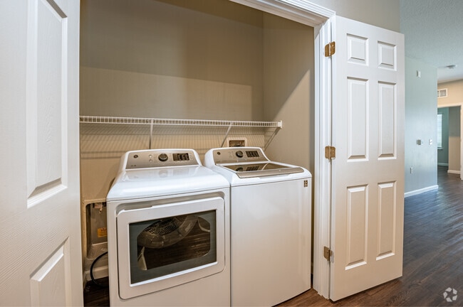 2BR, 2BA - 1,002SF - In-Unit Laundry