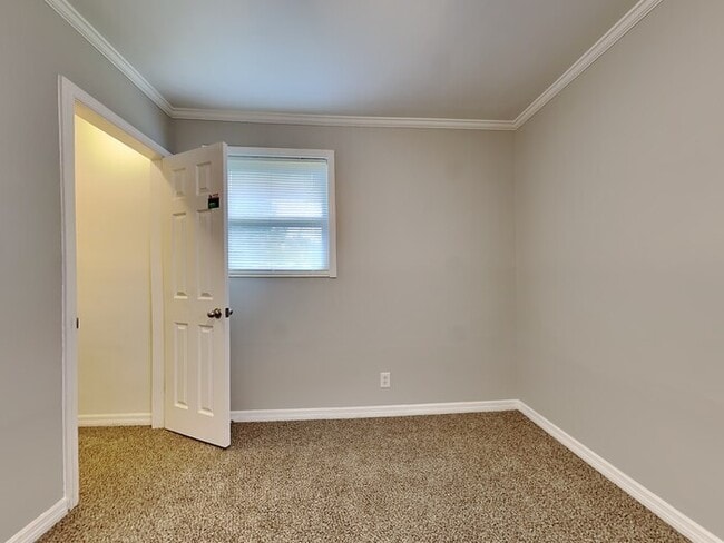 Photo - 2111 Bunting Dr