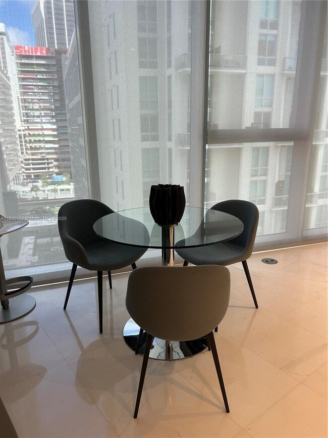 Photo - 300 Biscayne Blvd Way Unidad 906