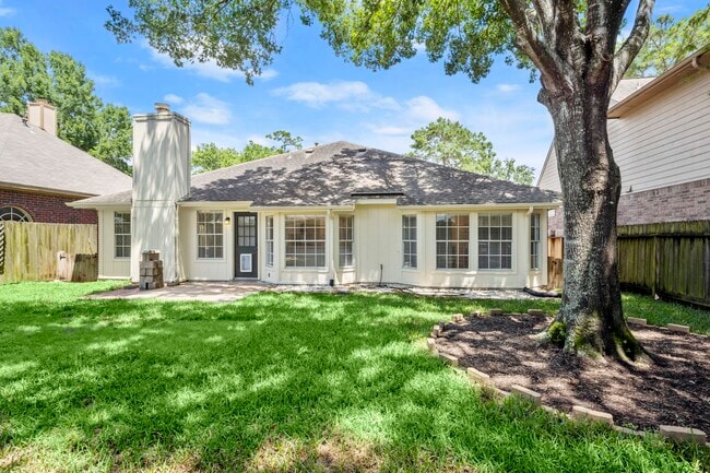 Building Photo - 16014 Lakestone Dr