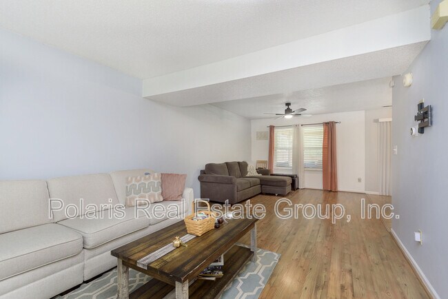 Photo - 266 E Pine Ridge Dr