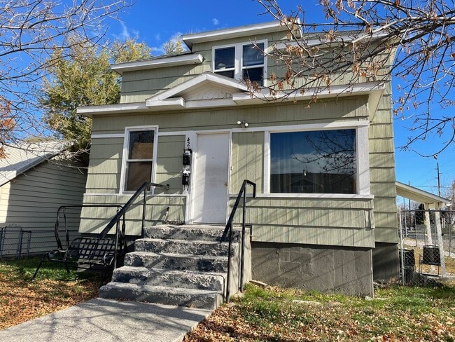 Building Photo - 425 S 30th St Unit 425 South 30th Street #2 Rental