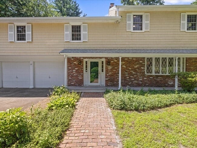 Photo - 15 Woodridge Rd