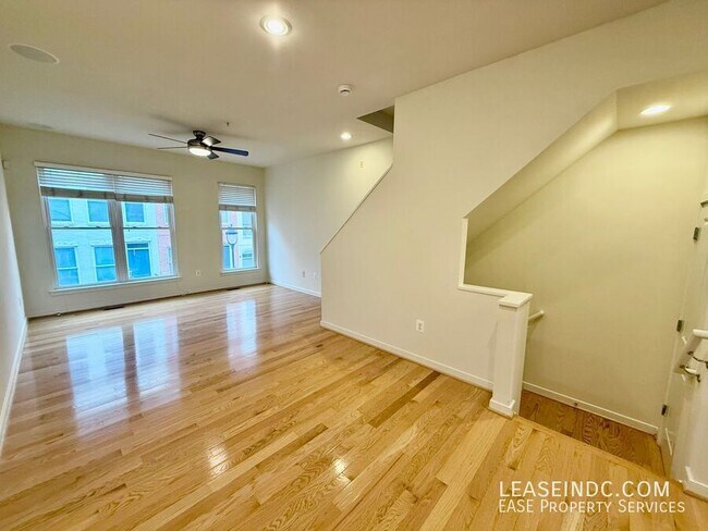 Photo - 1041 5th St SE