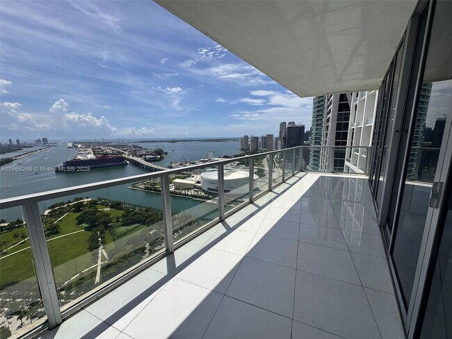 Building Photo - 1100 Biscayne Blvd Unit 4401