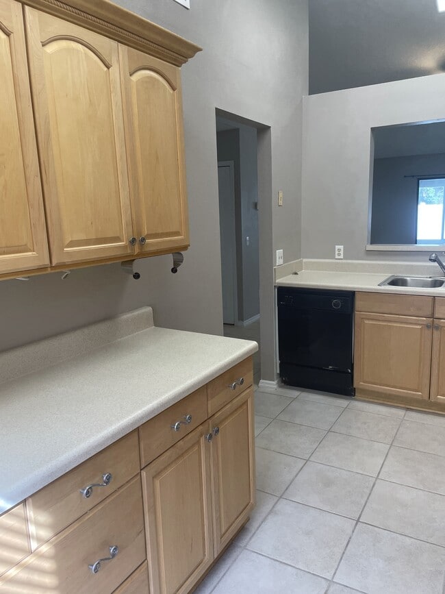Photo - 223 Arbor Cir